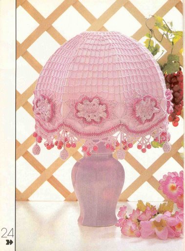 crochet table pink lamp (1)
