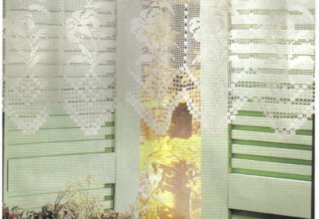 curtain filet lilies (1)