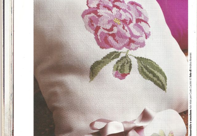 cushion with large camellia (1)