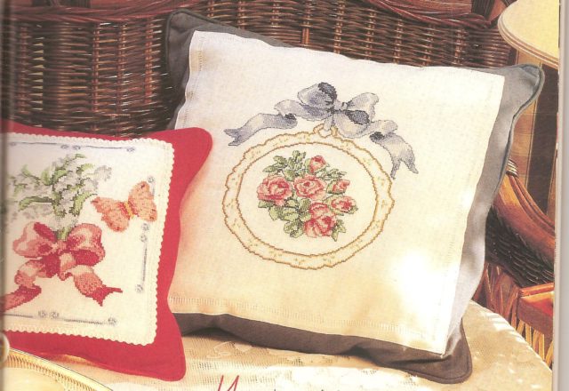 cushions love knots (2)