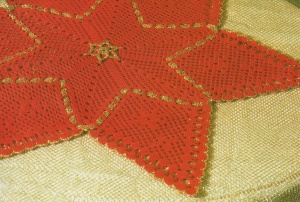doily red star christmas gold (1)