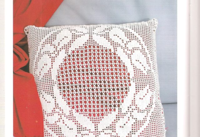 filet cushion tulips (2)