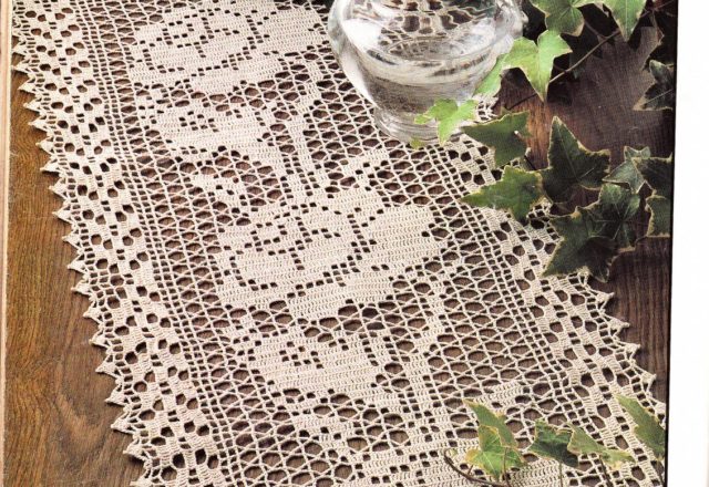 filet table runner rosette repeatable (1)