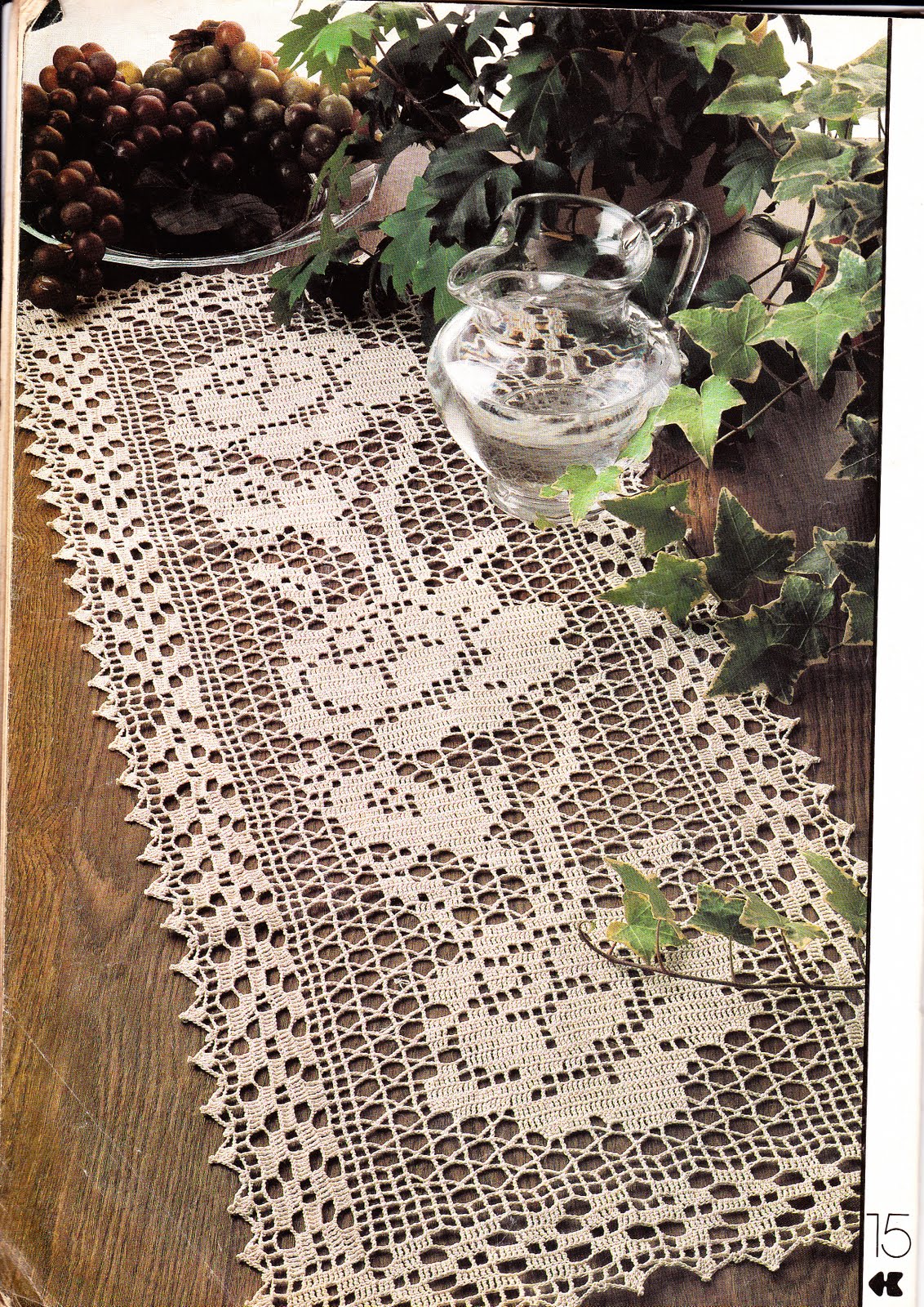 filet table runner rosette repeatable (1)