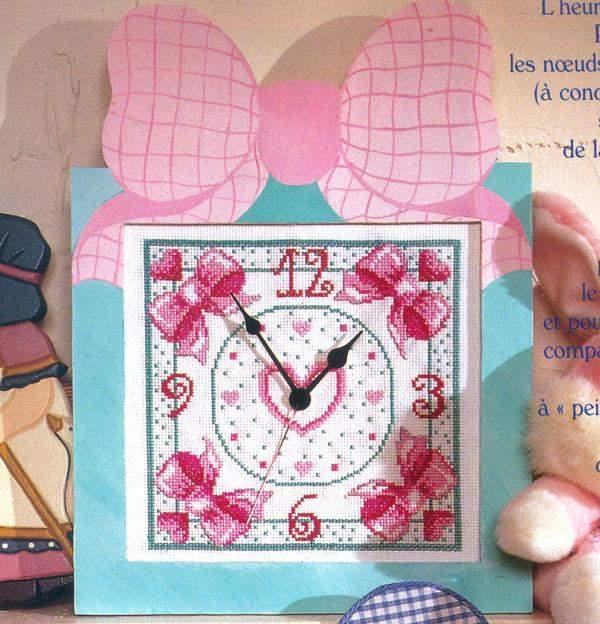 hearts ribbons clock (1)