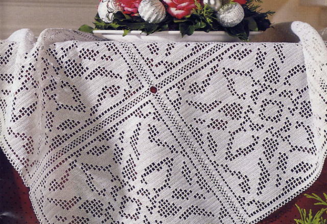 large filet square tiles tablecloth (1)