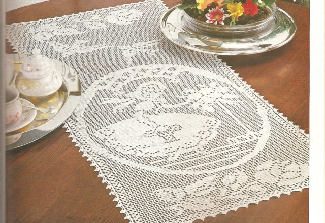 little lady filet table runner (1)