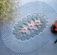 oval filet doily with flowers and leaves (1)