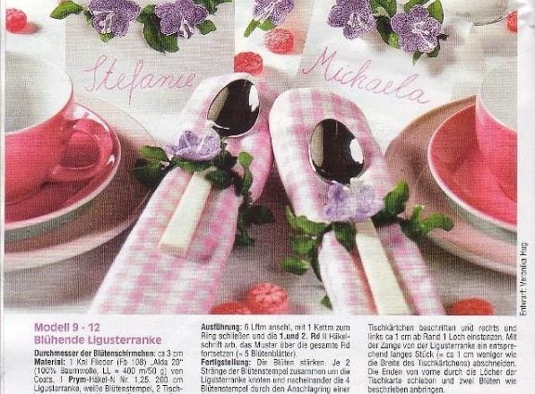 simple flowers crocheted