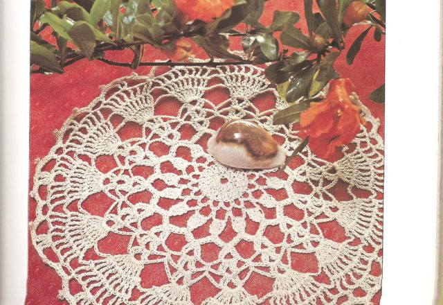 simple round crochet doily (1)