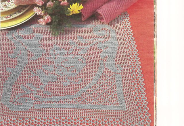 square filet doily (2)
