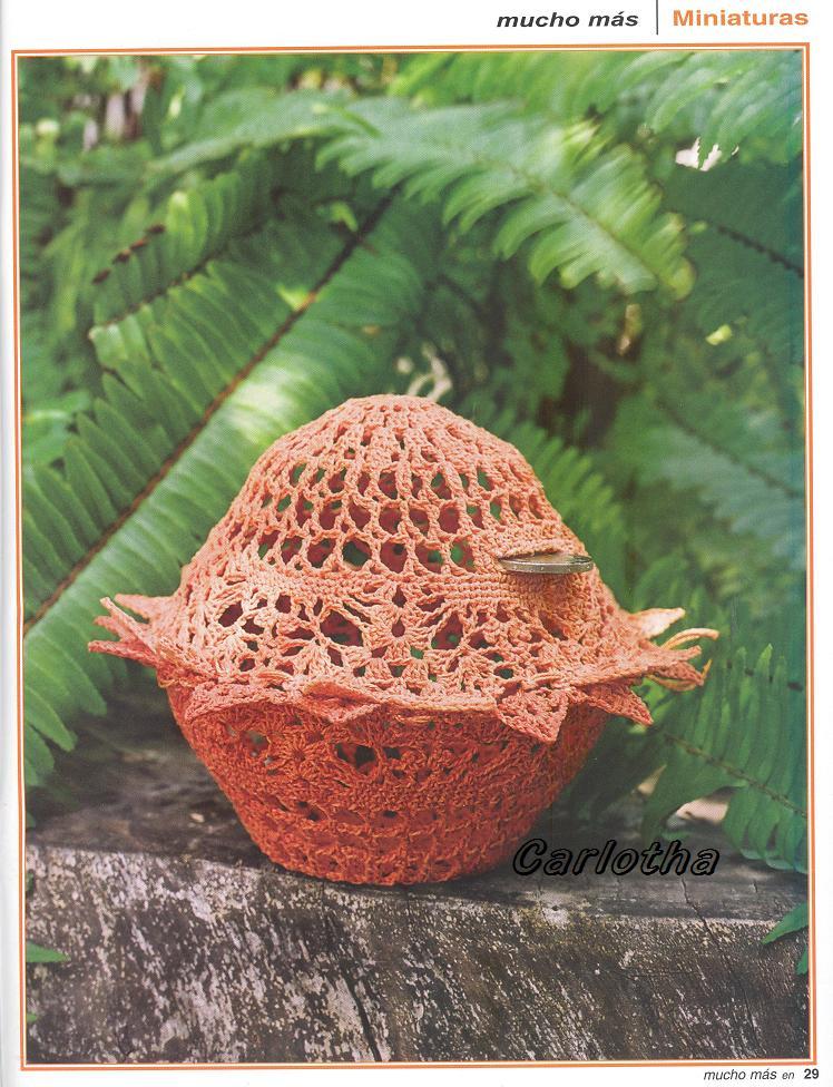 starched crochet piggy bank (1)