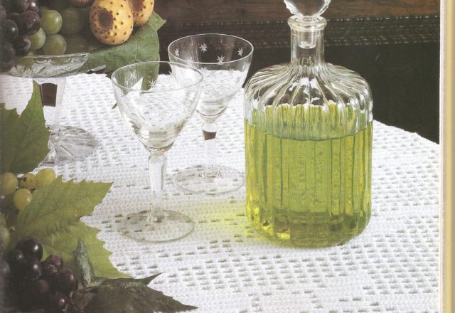 tablecloth filet flowers (1)