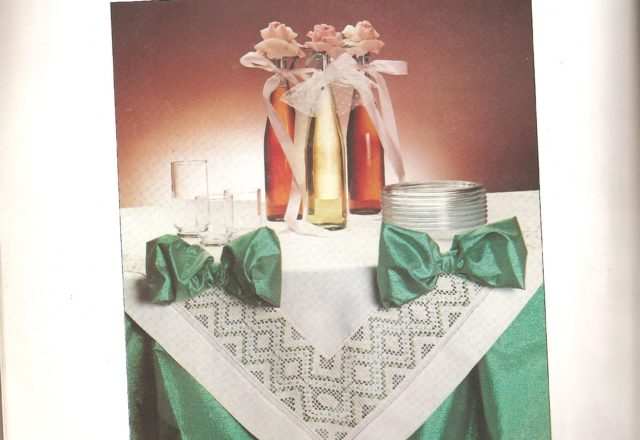 tablecloth in the middle border (1)