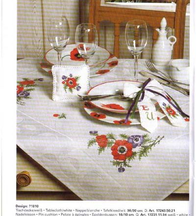 tablecloth poppies and purple flowers (1)