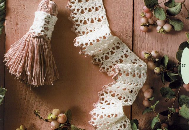 tent stops with pink tassel (1)