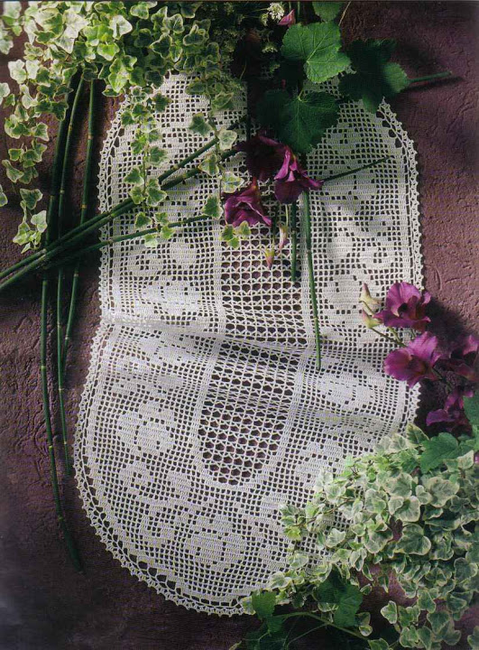 white Oval doily filet